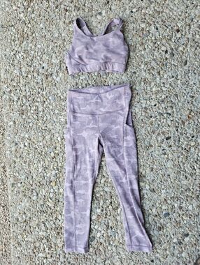 Athleta Ultimate Stash Pocket Texture Pink Camo Capri Leggings & Workout Top XS